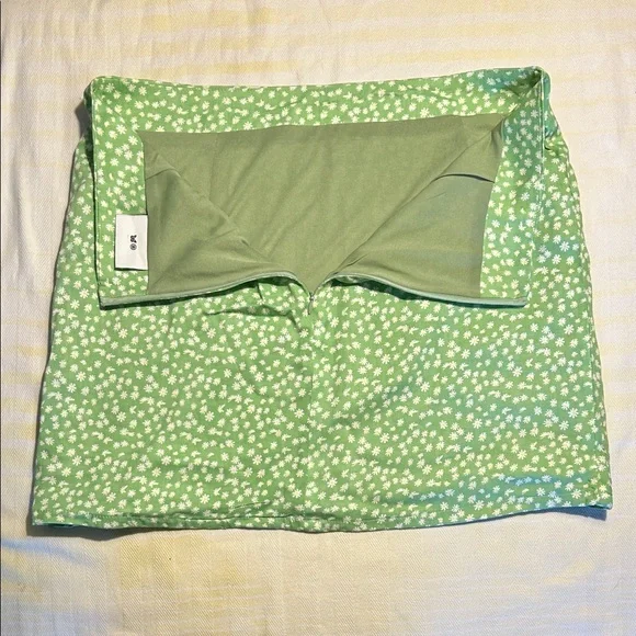 Daisy Street Green Daisy Print Mini Skirt size waist 34” - Picture 5 of 6